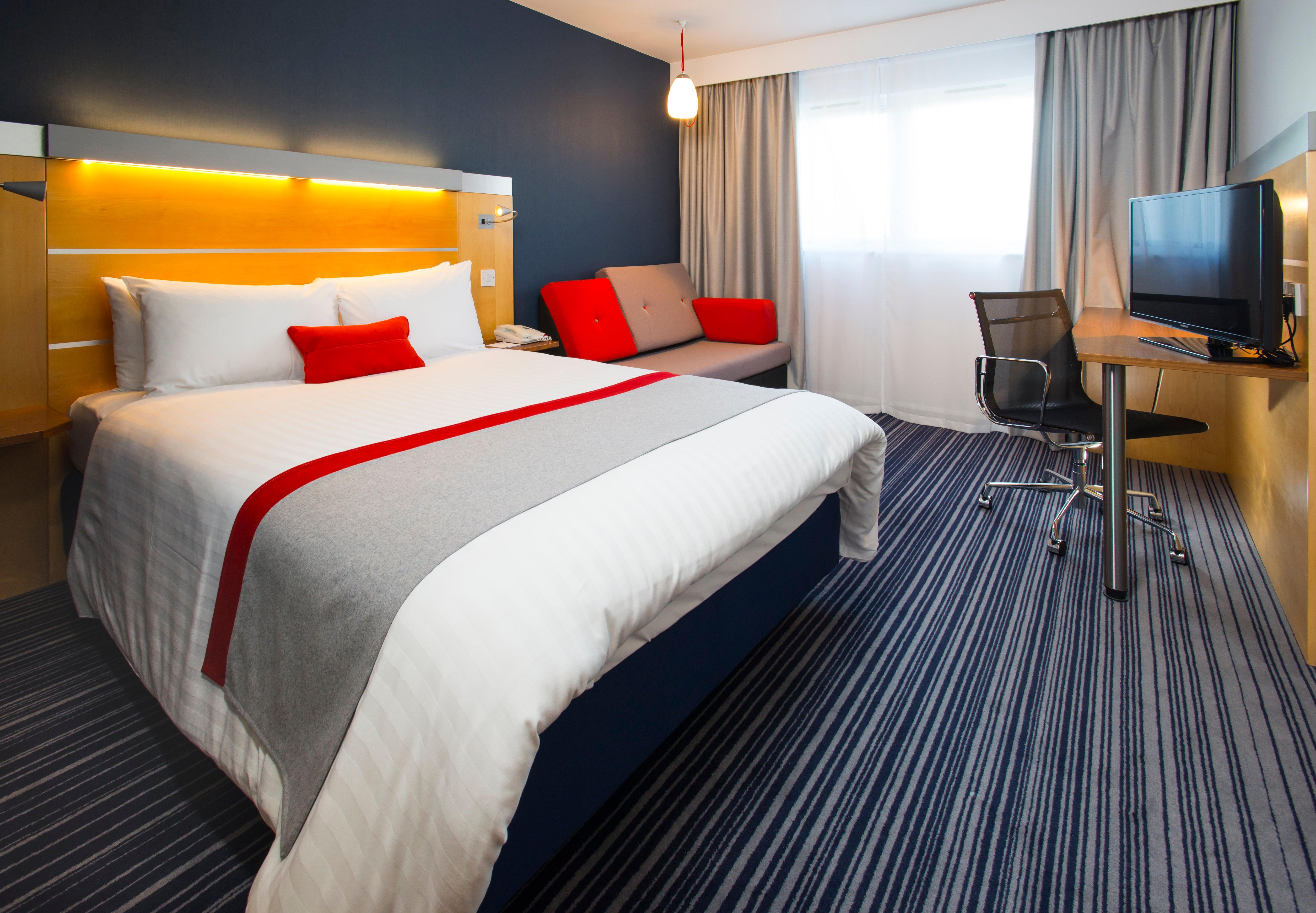 Holiday Inn Express London - Epsom Downs By Ihg Luaran gambar