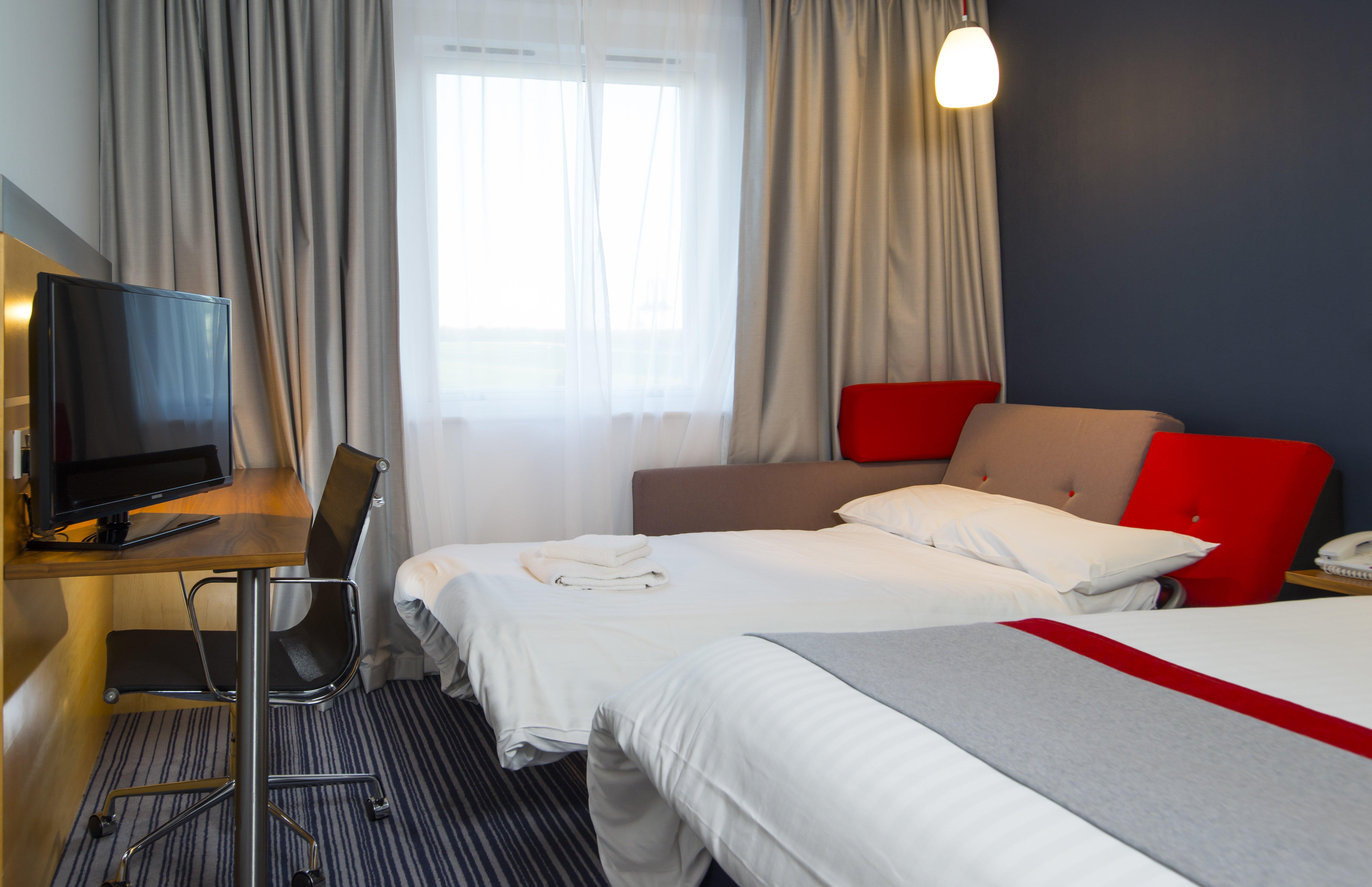 Holiday Inn Express London - Epsom Downs By Ihg Luaran gambar