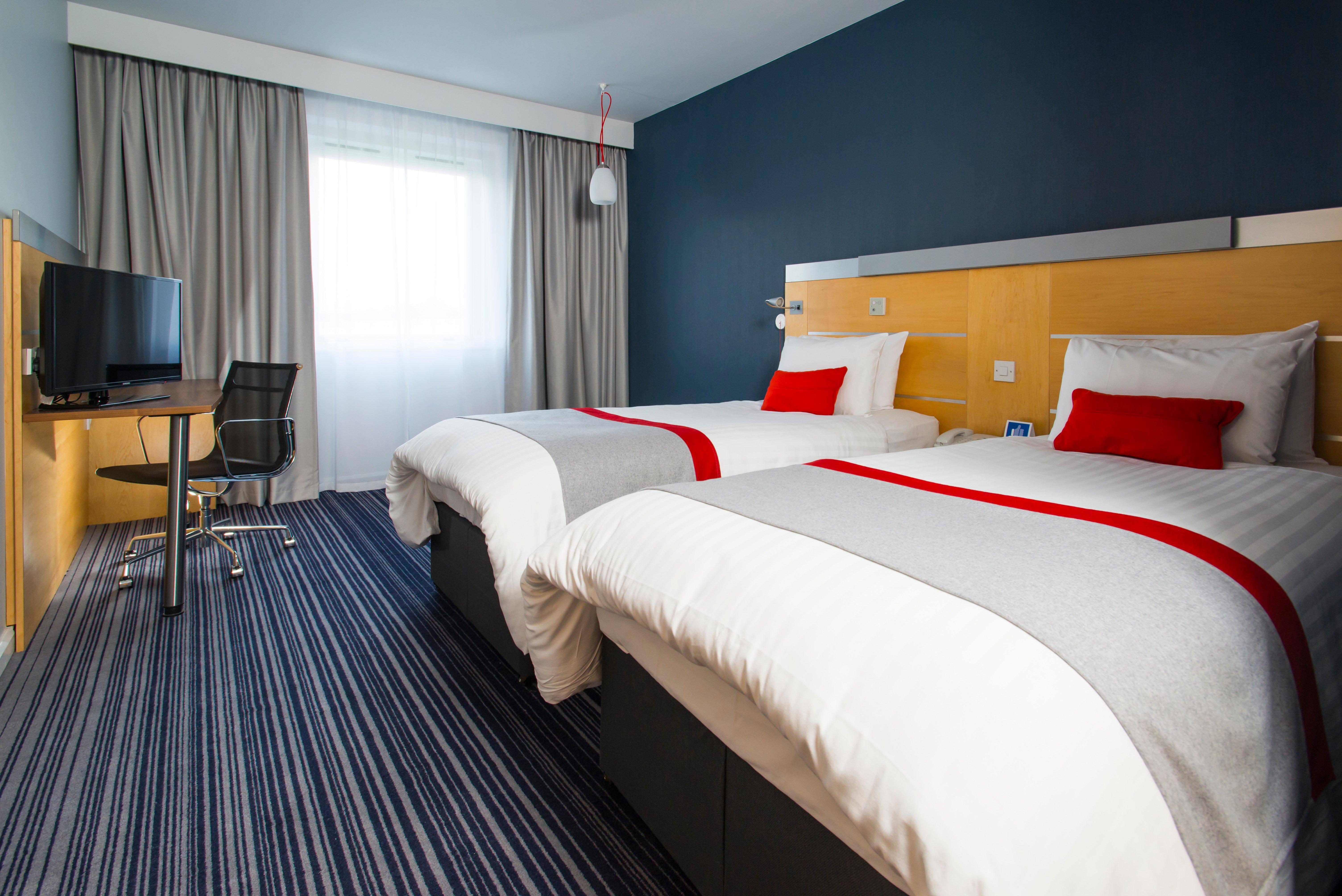 Holiday Inn Express London - Epsom Downs By Ihg Luaran gambar