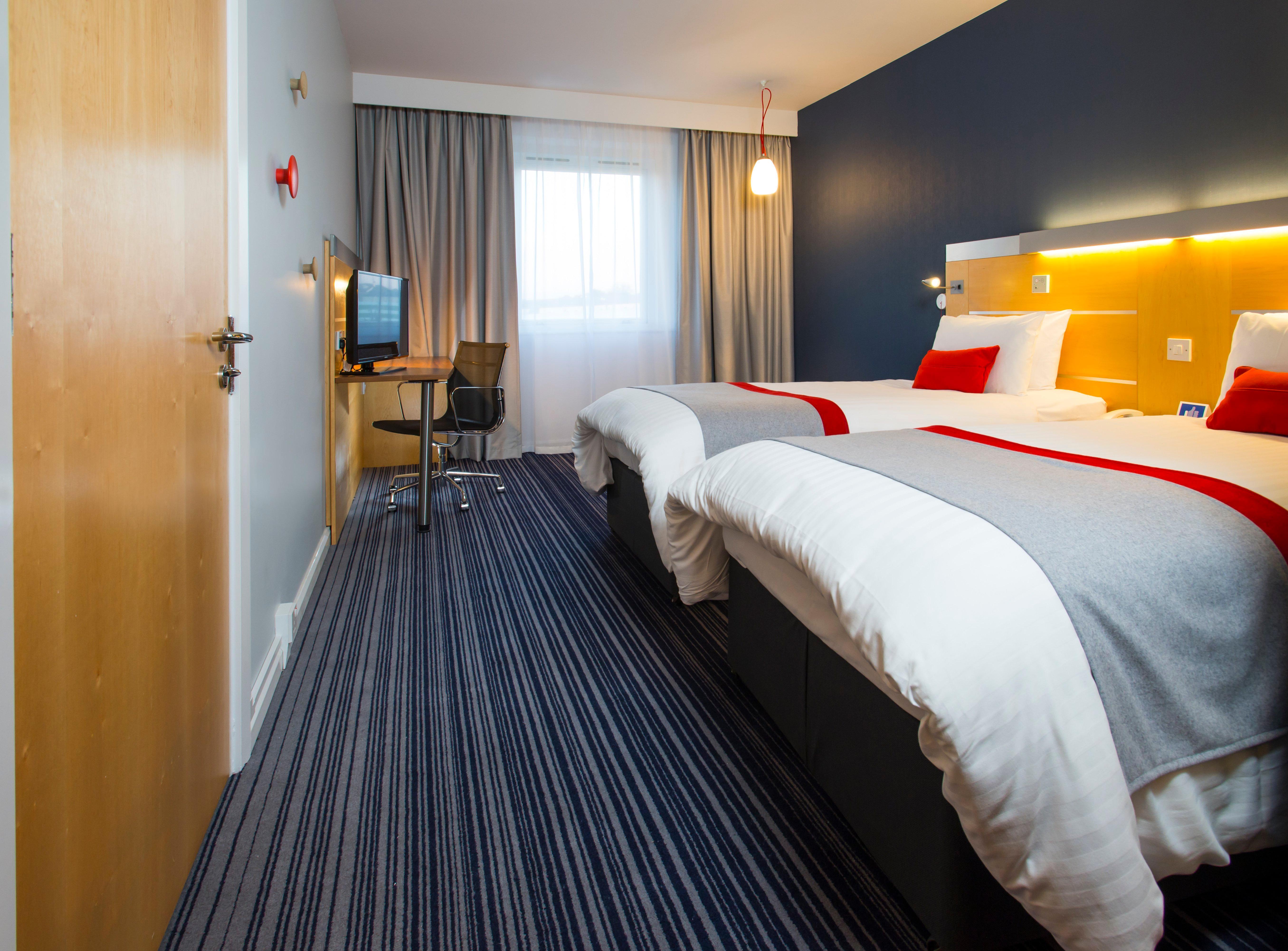 Holiday Inn Express London - Epsom Downs By Ihg Luaran gambar