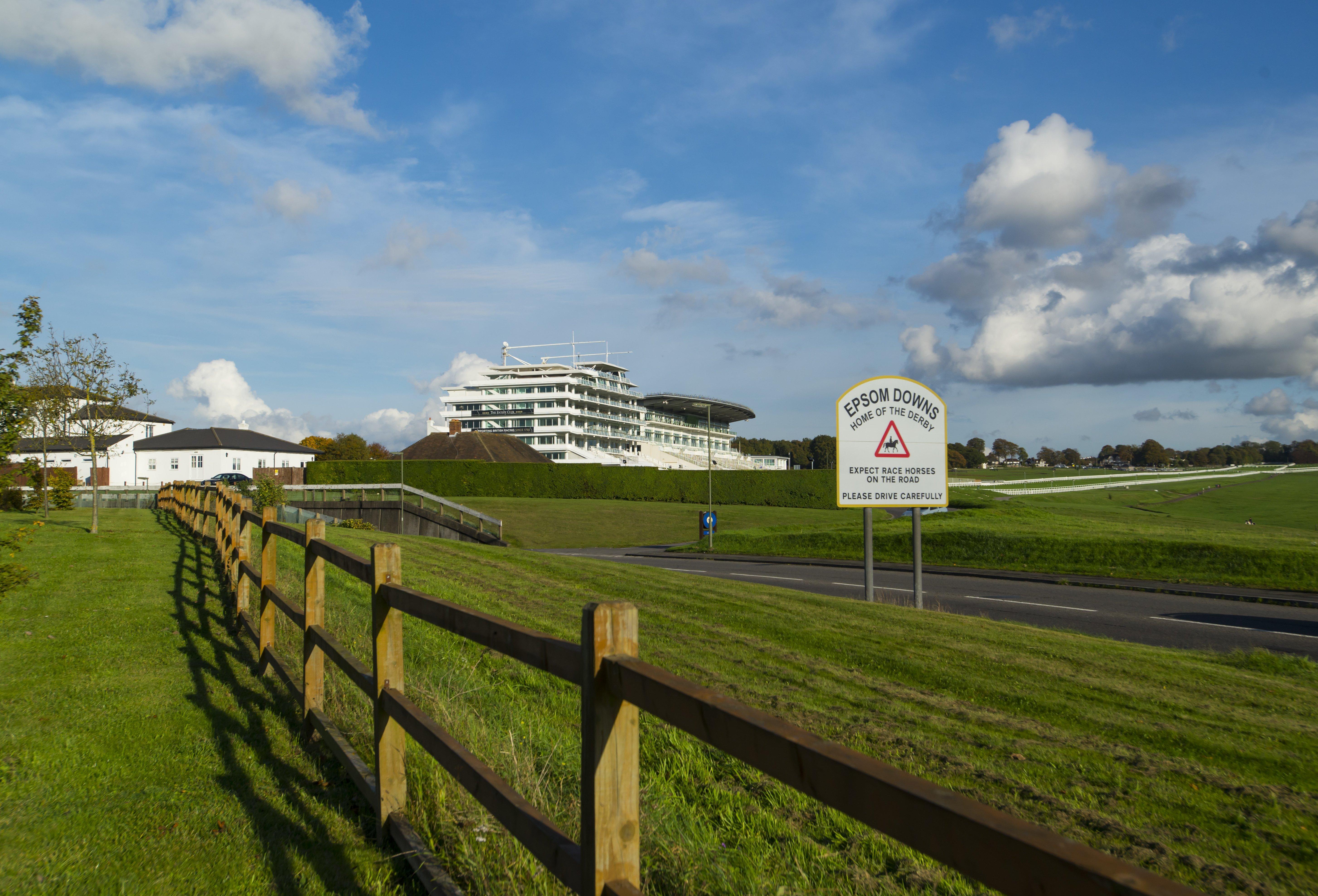 Holiday Inn Express London - Epsom Downs By Ihg Luaran gambar